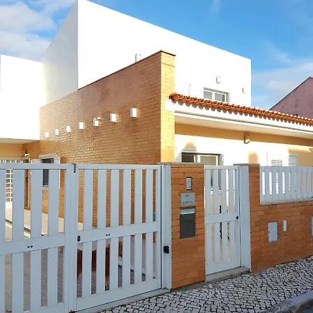 Semesterbostad Holiday Home R. Cmte. Ramiro Correia